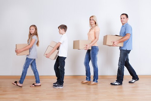 Cubic-yard storage estimate for mixed household items and boxes